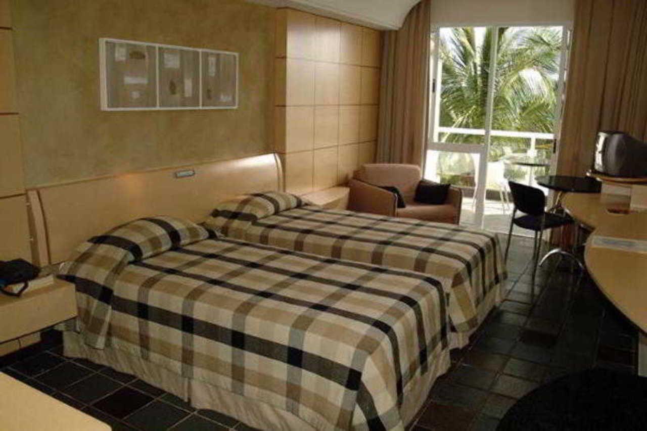 Hotel Senac Ilha Do Boi Vitória Buitenkant foto A room at the hotel