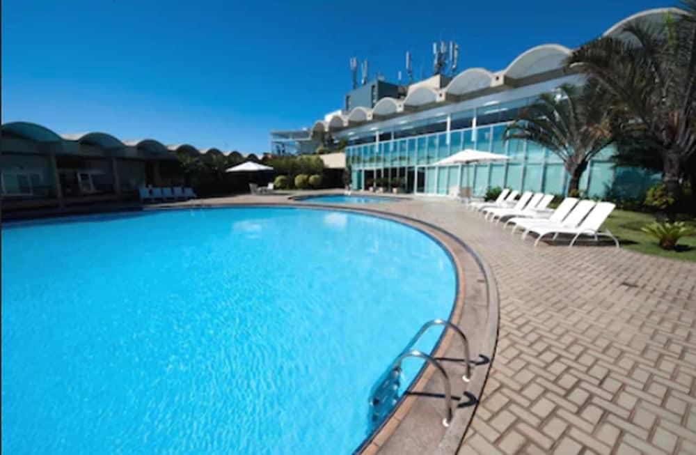 Hotel Senac Ilha Do Boi Vitória Buitenkant foto The pool at the hotel