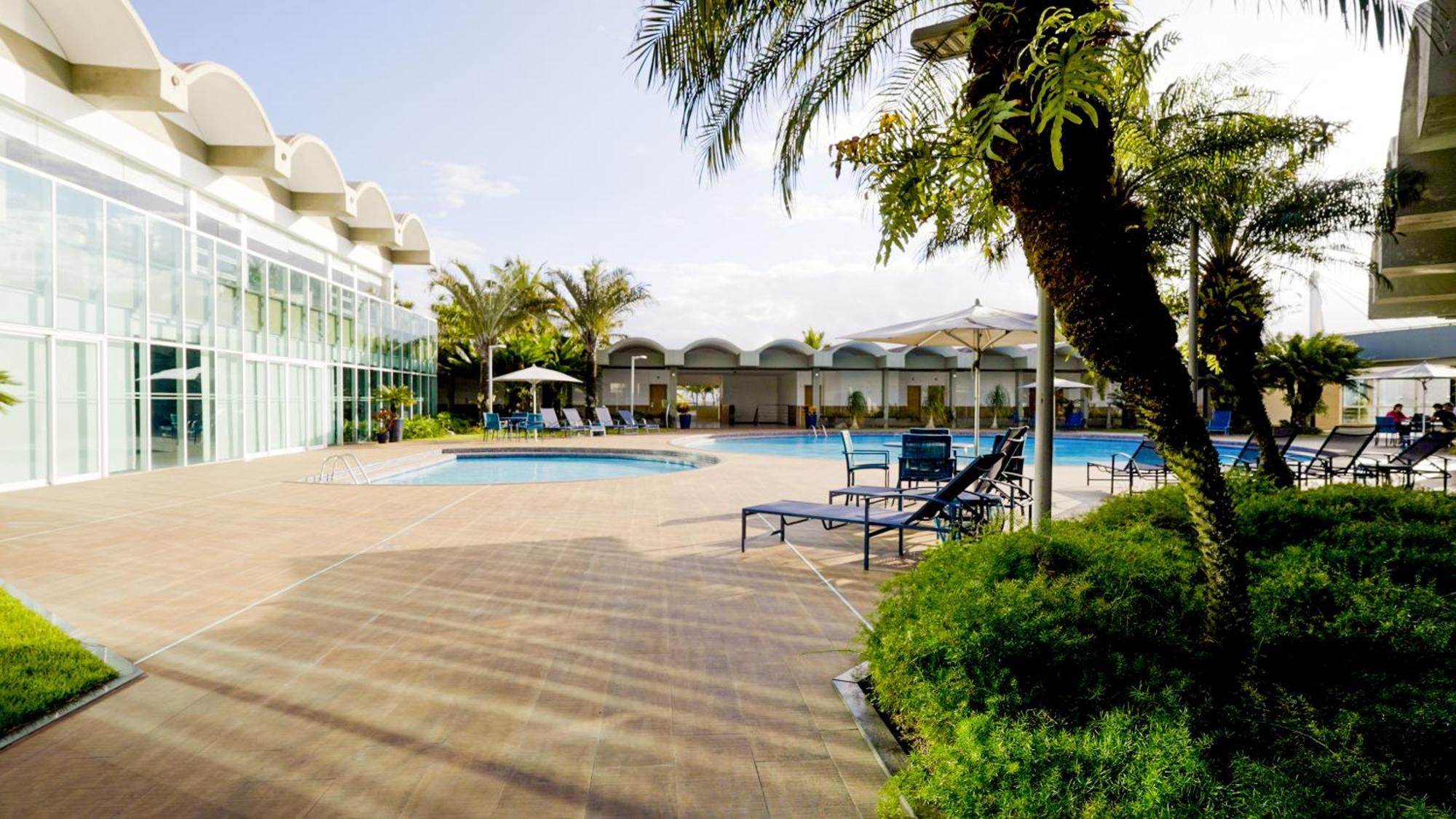 Hotel Senac Ilha Do Boi Vitória Buitenkant foto The swimming pool at the hotel